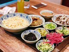 老北京炸酱面-门框胡同百年卤煮(新街口店)