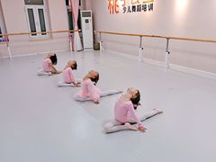 -桃子公主舞蹈培训(万柳校区)
