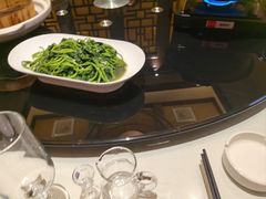 -帅巴人舅母子腊蹄民俗村