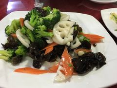 -溢心园香河肉饼总店