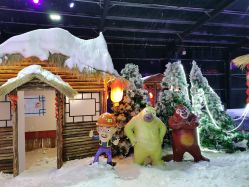 -圣名游乐城冰雪大世界