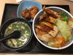 鲜蔬煎鸡肉丼-吉野家(上海美罗城店)