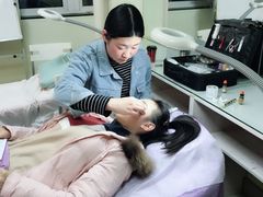 -群丽化妆摄影美甲纹绣培训学校