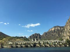 -百里峡七彩艺术小镇