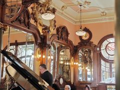 -Majestic Café