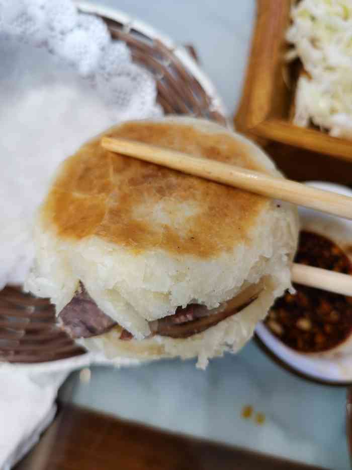 城南对夹食府(园林路分店"赤峰特产,对夹,味道还是挺好的.
