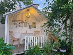 -Jo's Garden