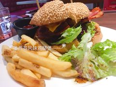 -拉亚汉堡经典餐厅(商城路店)