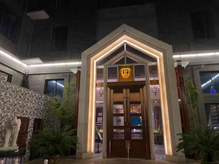 海云天温泉会馆-"环境还是不错,近门口看到12生肖还是喜欢.