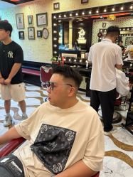 -东方先生国潮男士理发馆