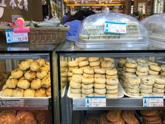 面包甜点陈列柜-采芝斋(延安路店)
