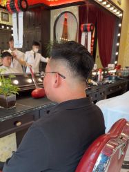 -东方先生国潮男士理发馆