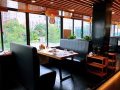 靠窗位-一朵菌·野生菌探索家火锅(南亚店)
