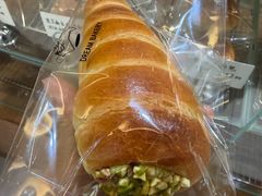 开心果奶油号角-追光 Dream Bakery(武汉天地店)