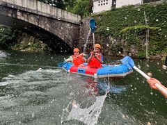 -安吉龙王山峡谷漂流
