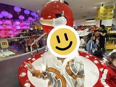 -m豆巧克力世界(上海世茂广场店)