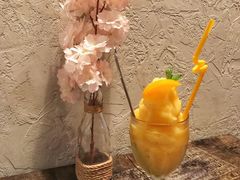 -layback cafe & bar