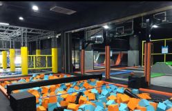 -蹦贝运动中心·蹦床·攀岩·闯关(龙岗店)