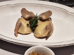 青花椒卤乳鸽-屋里厢上海菜馆