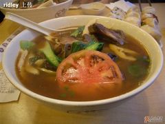 酱骨架米线-咬不得高祖生煎·简餐(高银街店)