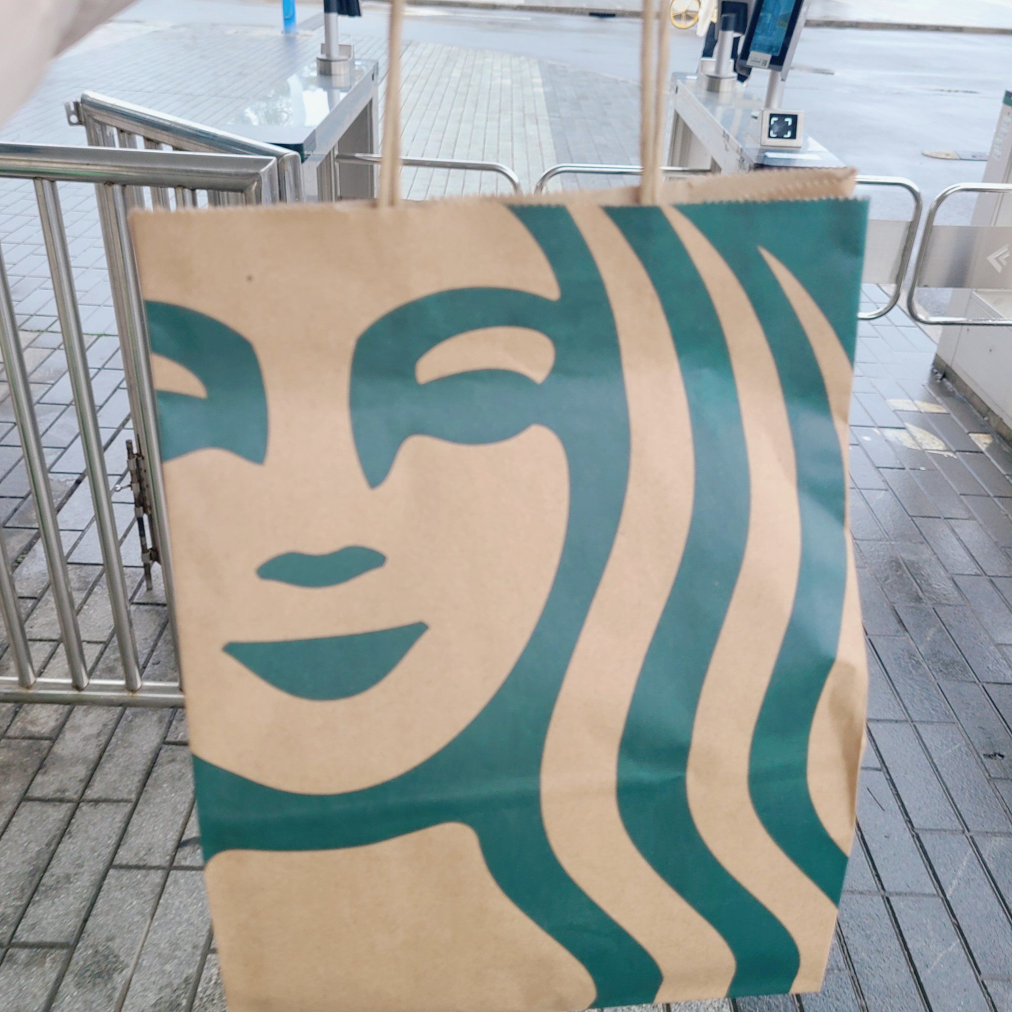 星巴克龙年杯套好好看!