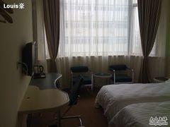 标准房3-莫泰酒店(上海市北工业园区江场西路店)