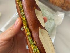 开心果碱水-One Bagel·一个贝果(凯德mall大峡谷店)
