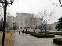 场地-清华大学-停车场