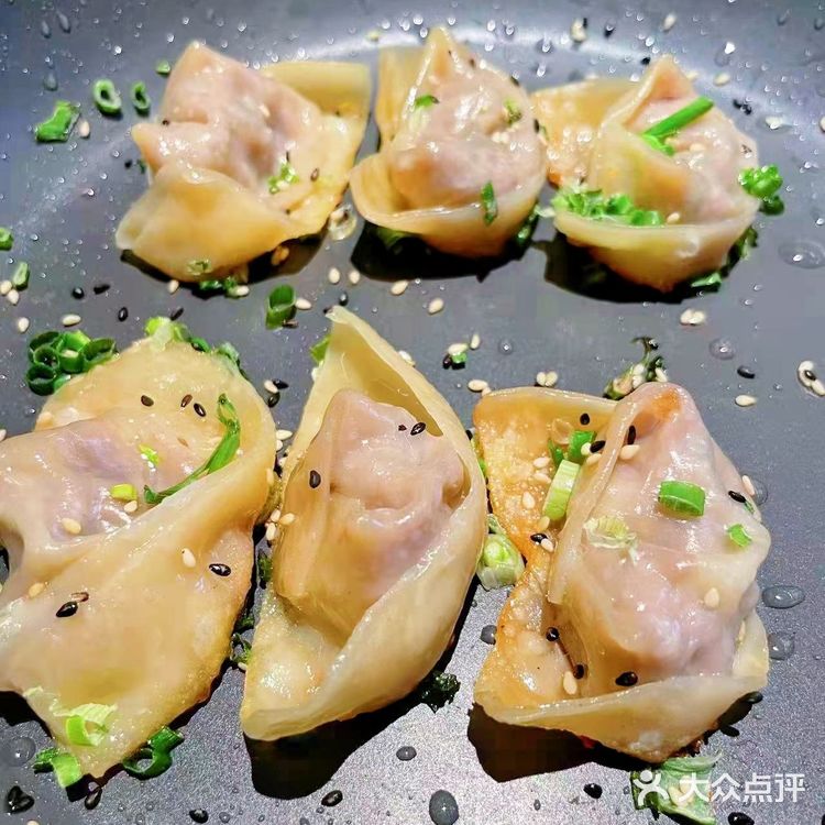 牛肉火锅吃过瘾[得意]左庭右院第100家店
