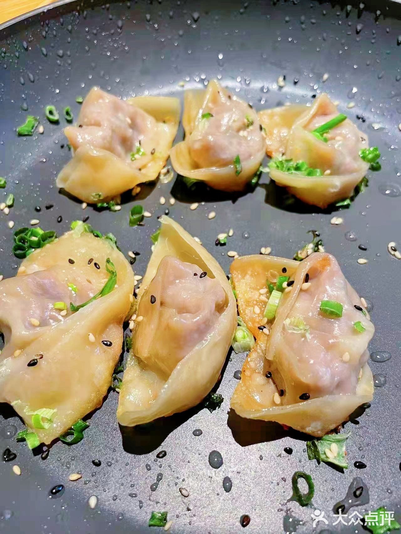 牛肉火锅吃过瘾[得意]左庭右院第100家店