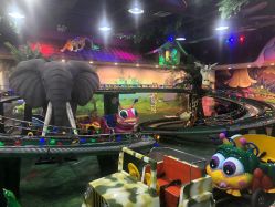 -菲菲羊乐园(临平银泰城店)