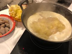 -鲜入围煮花胶鸡海鲜火锅