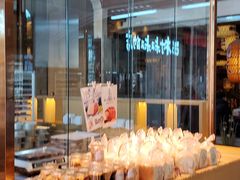 面包甜点陈列柜-西村叔叔的店·面包·甜品·蛋糕(清河万象汇店)