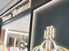 -Vivienne Westwood(上海来福士广场店)