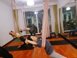 -Yvon yoga 瑜伽·精准体态管理中心