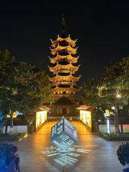 -探洞工场(丹尼斯7天地店)