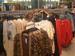 -H&M(鹏欣水游城店)