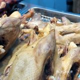 这不是我们从小吃的陈林鸭子吗？开进夫子庙啦！