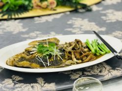 -甘井子区冠豪主题婚礼酒店宴会厅(机场店)