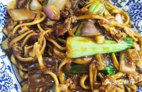 Beef and Egg Fried Sauce Noodles