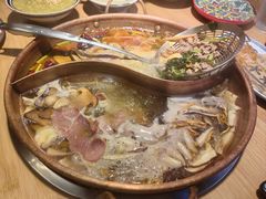 -洱火云南酸菜牛肉火锅(石景山当代商城店)