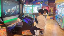-卡通尼乐园(五彩世界店)