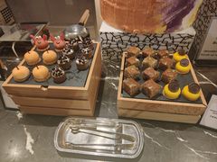 -广州万富希尔顿酒店·感趣自助餐厅·金秋蟹宴生蚝海鲜刺身