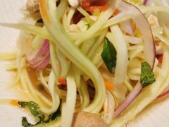 青芒腰果胡萝卜洋葱沙拉-CHINCHIN 青青·泰国料理(万象食家店)