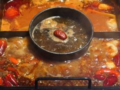 -老牌坊云南鱼豆花火锅(哈西万达店)