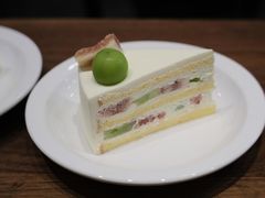 葡萄无花果奶油蛋糕-black rainbow coffee