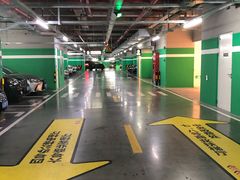 -白玉兰广场停车场