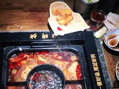 -老牌坊云南鱼豆花火锅(哈西万达店)