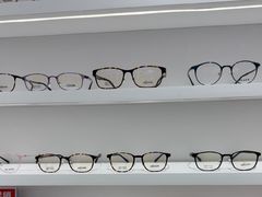 -美式眼镜·授权蔡司.依视路.尼康.豪雅.明月(南翔印象城店)