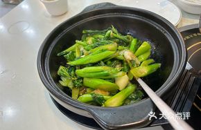 Stir-fried Bok Choy in Clay Pot